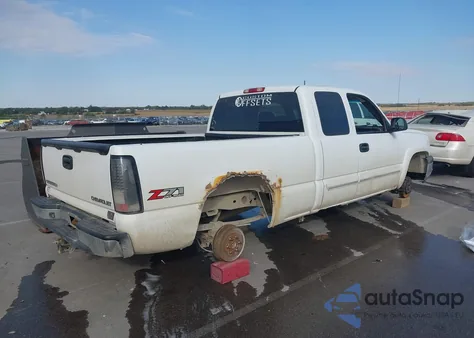 2005 Chevrolet Silverado 1500 Z71 z USA, uszkodzony, nr VIN 1GCEK19Z45Z332906